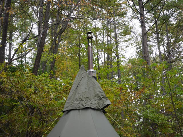 静かな森で雨の引きこもりキャンプ！　あさまの森オートキャンプ場。