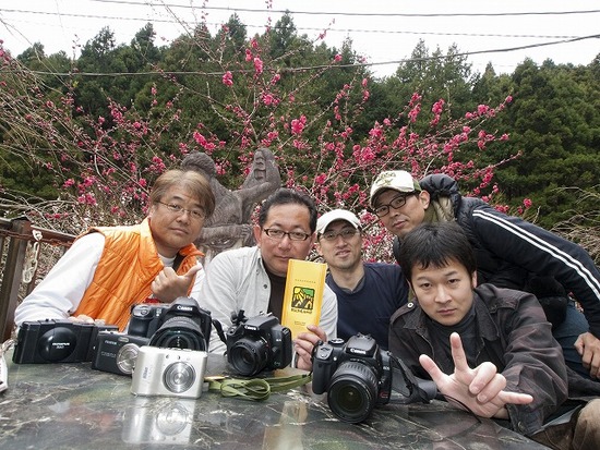 「記録機たちと5人のキャンパー」