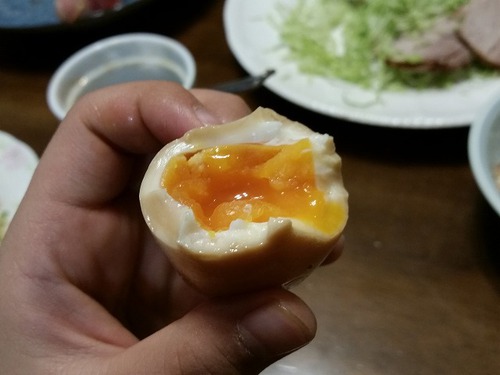 キャンプ飯にもどうぞ！ 煮豚チャーシューと煮卵。 そしてミニトマトのベーコン巻き焼き～(^▽^)/