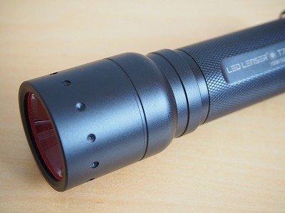 最強のフラッシュライト LED LENSER（レッドレンザー）