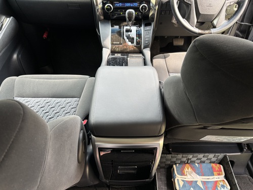 すでに9年も乗り続けている愛車のアルファードをプチドレスアップ！
