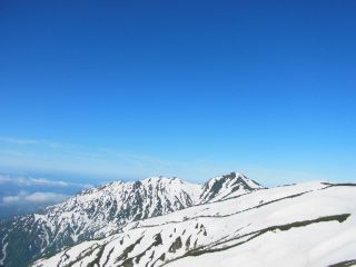 残雪の飯豊山、最高の天気に恵まれて！