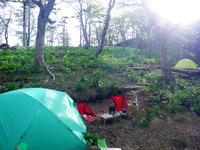 ④新緑の釈迦ヶ岳へ　テント泊