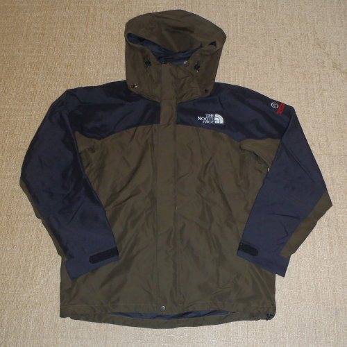 趣味のお買い物記録:TNF Mountain Jacket (NP15900)