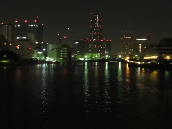 季節の境を感じながら釣りを楽しむ、東京湾シーバス、メバル