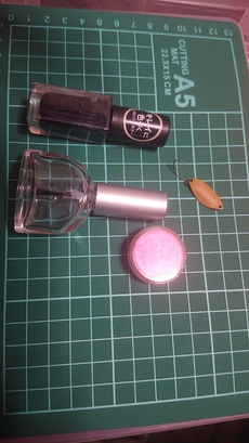 スプーンの塗装をマニキュアで。