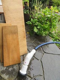 雨の日は木工職人 2022/09/23 15:48:08