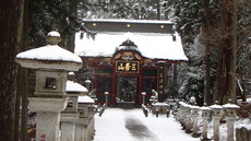雪の三峰神社