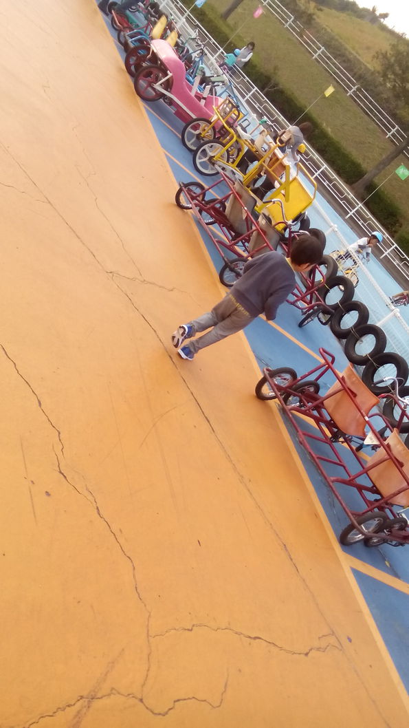 関西京阪神山の中中心に子供とアウトドア 播磨中央公園内で面白自転車とサイクリングコース子供としてきました