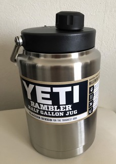 YETIのダブルウォールステンレスジャグ　ランブラーステンレスハーフガロンジャグ