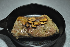 【家キャンプ飯】冷凍ステーキ