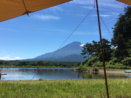 富士五湖でキャンプ・・・精進湖キャンピングコテージ