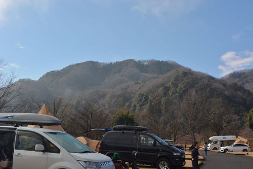 大雨での出会いの森オートキャンプ場