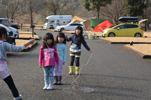 大雨での出会いの森オートキャンプ場