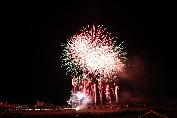 四万十の花火大会、これで夏も終わりなのかなぁ(^^;