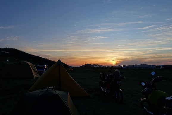 赤カブで四国カルストキャンプに行きました(^^)