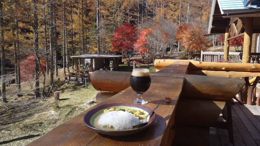 ソロキャンプは紅葉の下で・・・