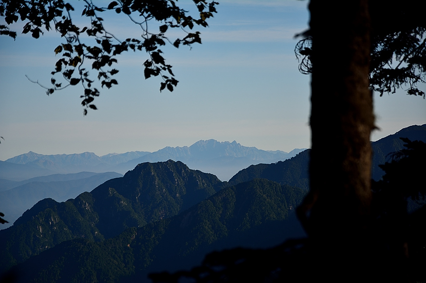 やっと晴れた週末に・・越百山
