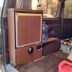 FFヒーター設置(HIACE) 専用ラック製作