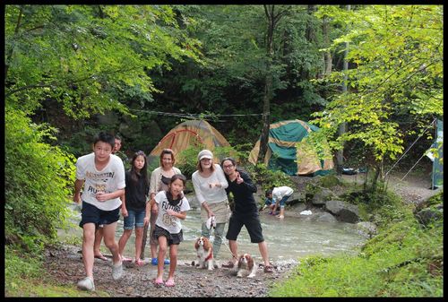 どしゃぶり難民キャンプ