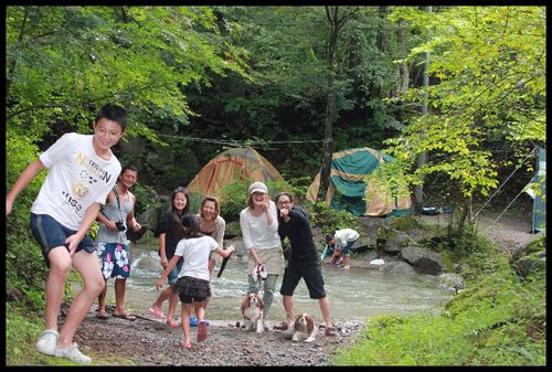 どしゃぶり難民キャンプ
