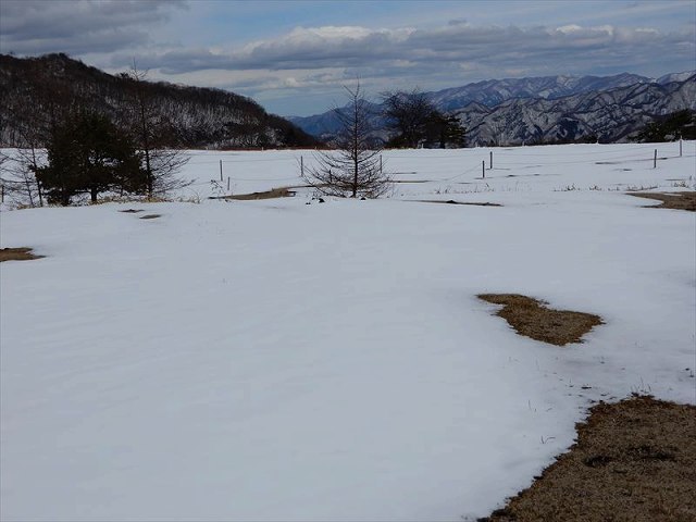 GW前の4月20日にオープンのはずだったのに…　～春なのに強風と氷点下のツンデレフィールド内山牧場キャンプ場 [1]