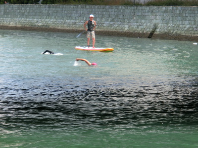新町川で水泳？？