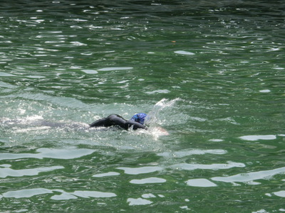 新町川で水泳？？