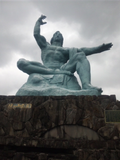 本日の平和祈念像