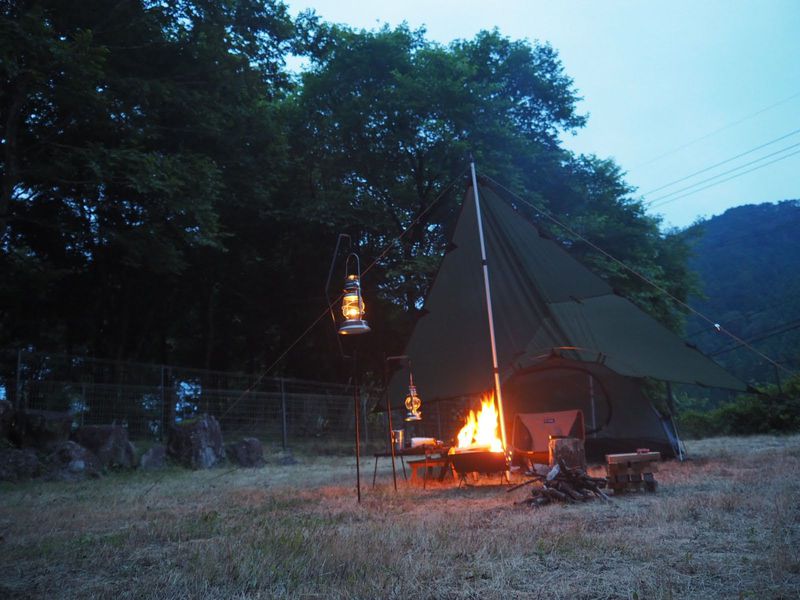 CAMPIN FIELD 「ホヨウジョ」で呑んで食ってのソロキャンプ