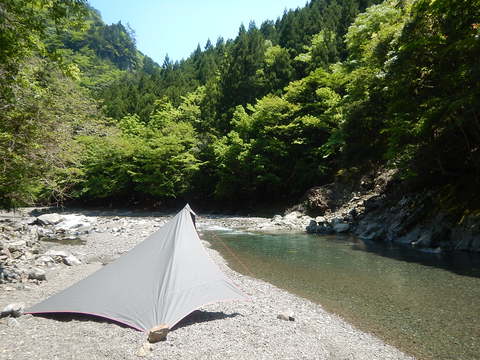 イワナの骨酒、渓流タープ泊（その１）