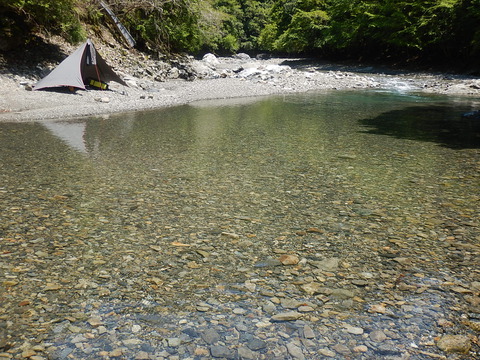 イワナの骨酒、渓流タープ泊（その１）
