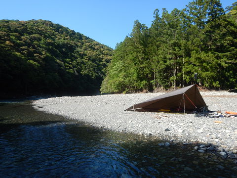 憧れの柿太郎！　水没まみれの転覆川下りキャンプ