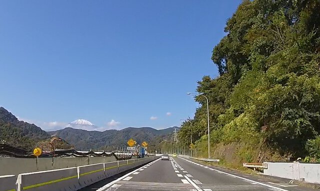 ひょんなことから神奈川の旅③～飛行機を見ながらデイキャンプ、からの、夜の河原でファミマのお稲荷さんを喰らう～