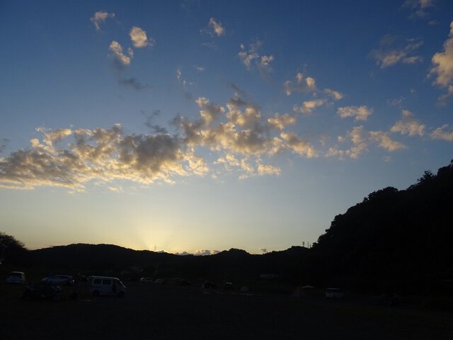 ひょんなことから神奈川の旅③～飛行機を見ながらデイキャンプ、からの、夜の河原でファミマのお稲荷さんを喰らう～