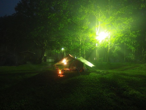 焚き火に集う　靄の中のソロキャンプの続き