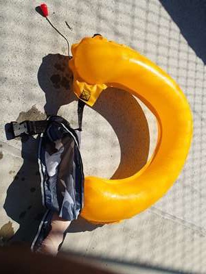 安物自動膨張ライフジャケットを海に投げ入れてみた。使用２年半でもちゃんと動くか検証してみる！