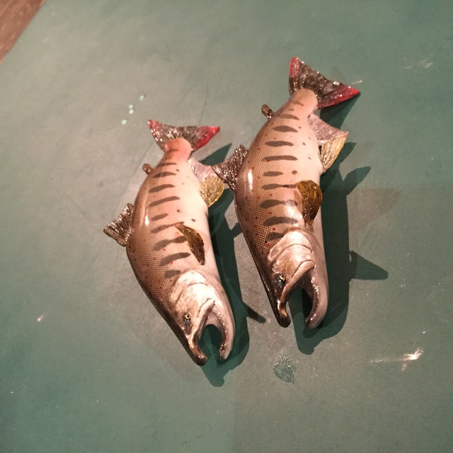 アマゴブローチ