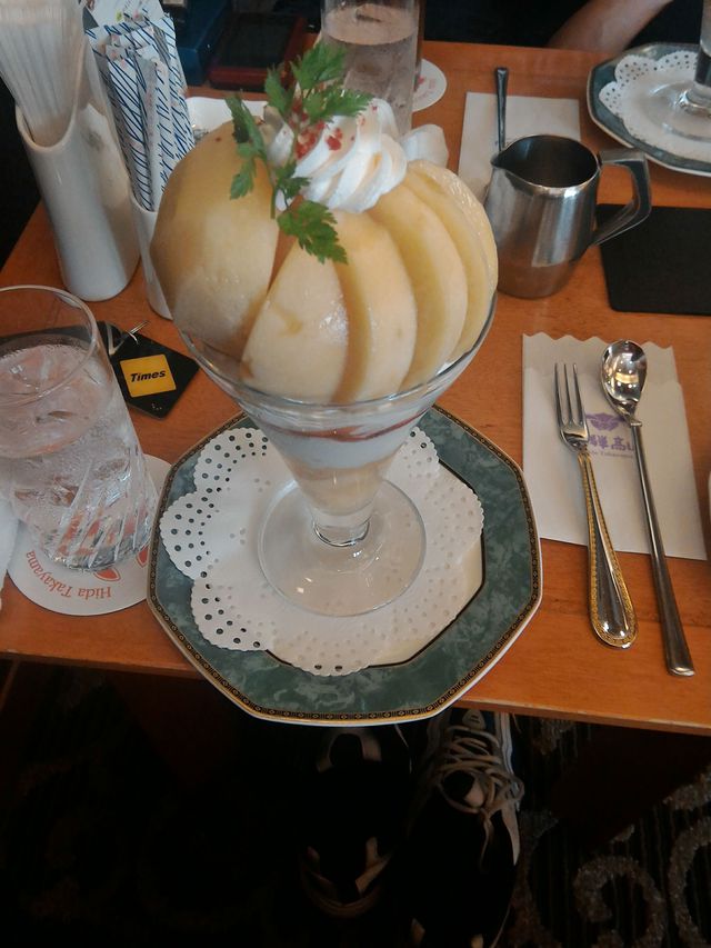 飛騨桃パフェ
