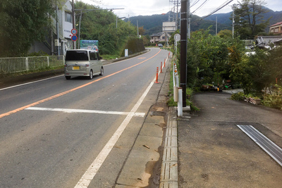 青山交差点から道志みち方面に曲がれることは曲がれます