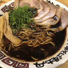 黒ラーメンと黒チャーハン 2018/10/12 07:09:00