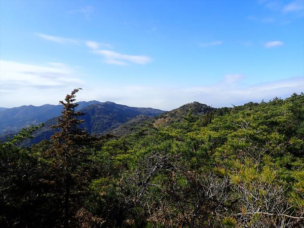 弓張山地（尉ケ峰～富幕山～金山～坊ヶ峰～神石山）