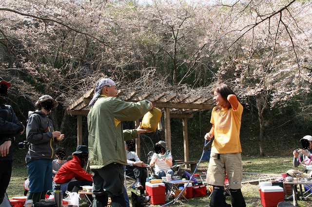 ＊　デビューは　＊　青連寺湖　