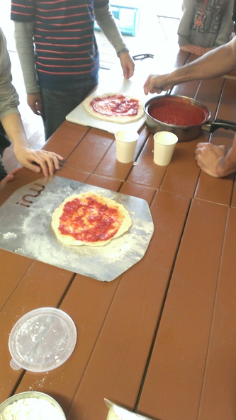 グリンヴィラ春のキャンプ大会　～ペレットストーブでピザ作り編～