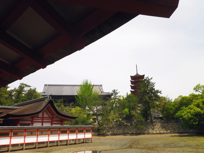 神々の住む島　〜 前編 〜