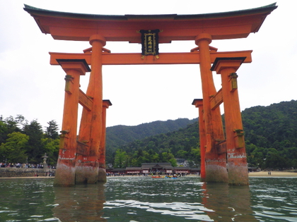 神々の住む島　〜 前編 〜