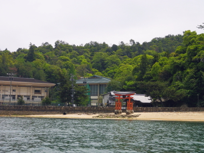 神々の住む島　〜 前編 〜