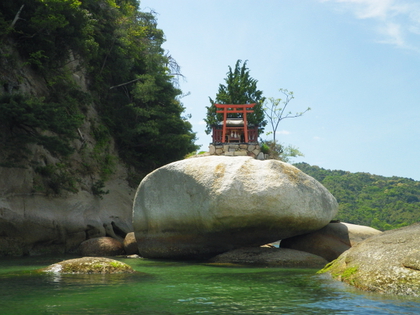 神々の住む島　〜 前編 〜