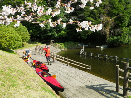 のんびり亀山湖を散策 ♪