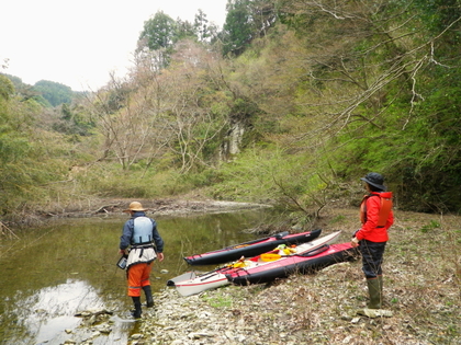 のんびり亀山湖を散策 ♪